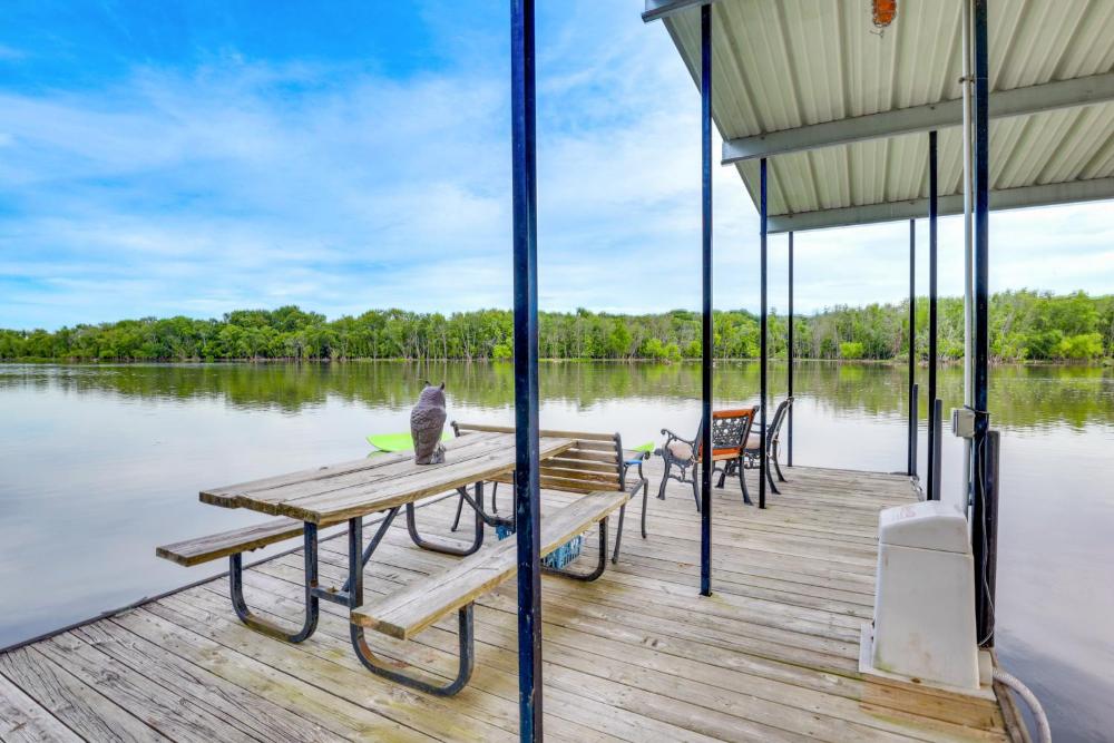 Lake of the Ozarks Cabin with Private Dock and Kayaks